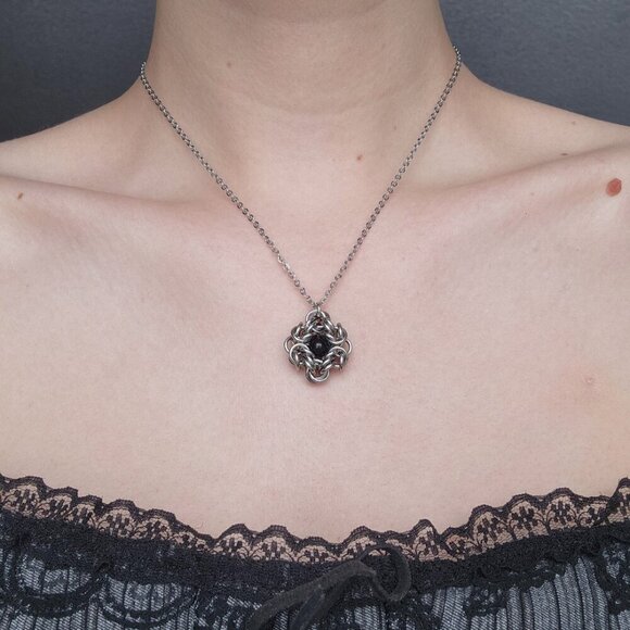Victorian Gothic black pearl chainmaille necklace with a small silver chain - Picture 1 of 7